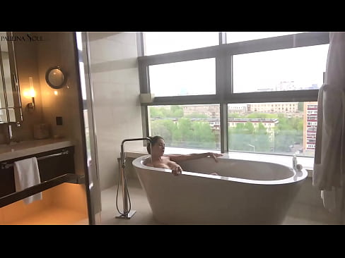 ❤️ عزیزم فوق العاده با شور و شوق بیدمشک خود را در حمام تکان می دهد ️ فقط پورنو در fa.xxxdl.ru